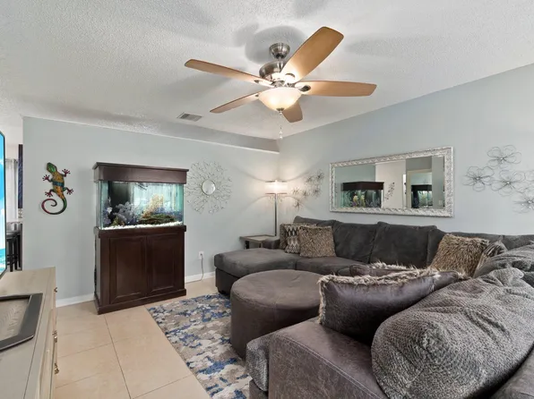 422 SW Sansom Lane, Port St Lucie, FL 34953