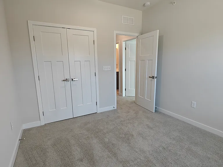 108 S Durham Dr — Photo 39