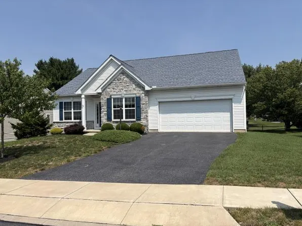 232 Charlan Blvd, Mount Joy, PA 17552