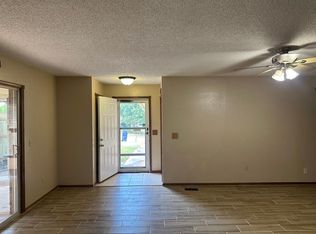 7006 Woodlake Dr, Warr Acres, OK 73132