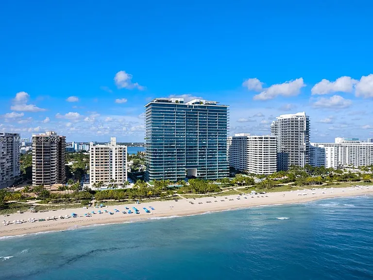 10201 Collins Ave #2516 — Photo 20