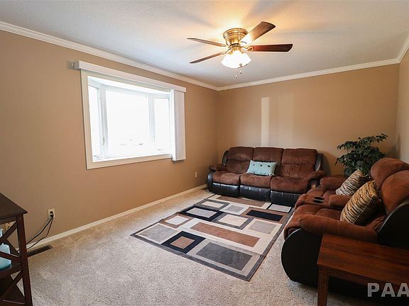 2nd image of 2820 W Farrelly Ave