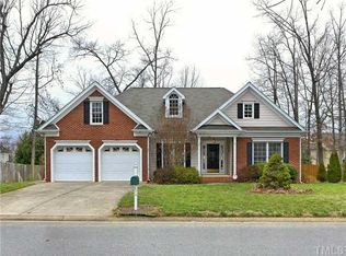 605 Oakhall Dr, Holly Springs, NC 27540
