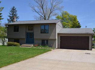 613 Spruce St, Elk Rapids, MI 49629