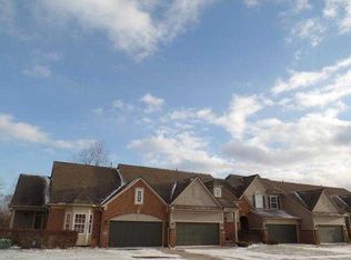 967 Sloane Ct #1, White Lake, MI 48386