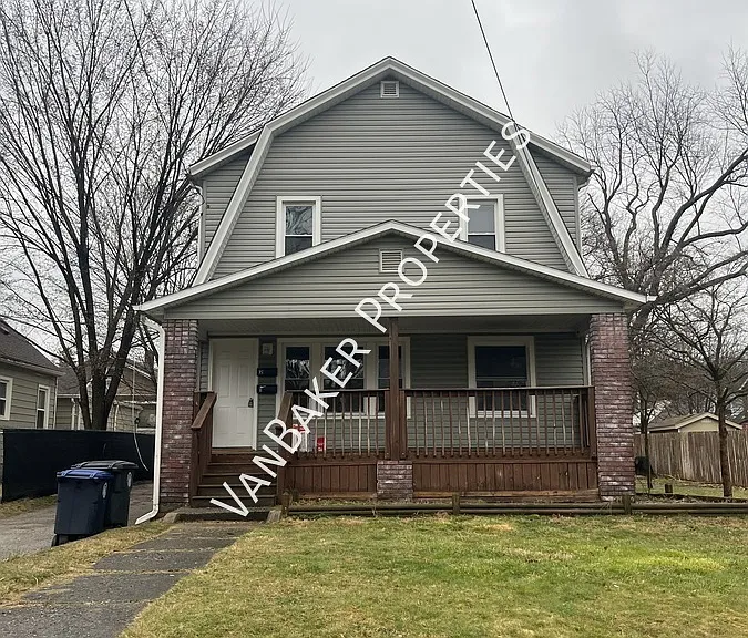 243 Watson St #UP — Photo 1