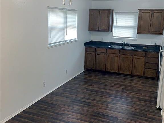 4th image of 2905 Rockwood Dr