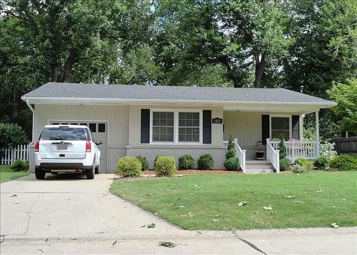 1st image of 1209 Caddell Ln