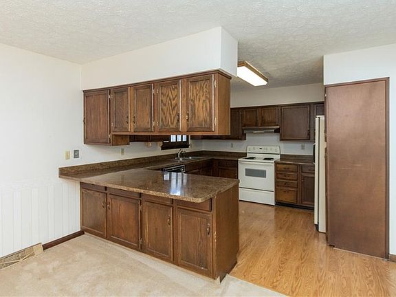 5th image of 5675 N Sandy Creek Dr