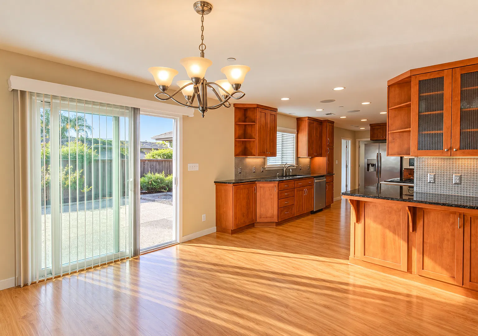 Beautiful 3-Bedroom, 2.5-Bathroom Home with Rooftop Deck in Grover Beach — Photo 4