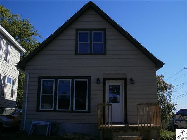1st image of 520 N 5th Ave E