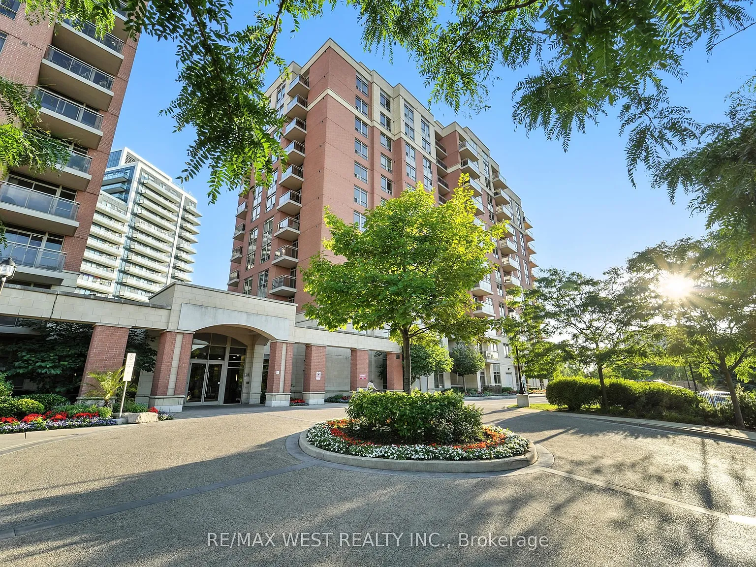 2 bed, $2,900 — Photo 1