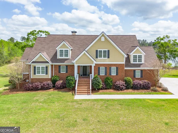 352 Mallard Pointe Dr, Douglas, GA 31535