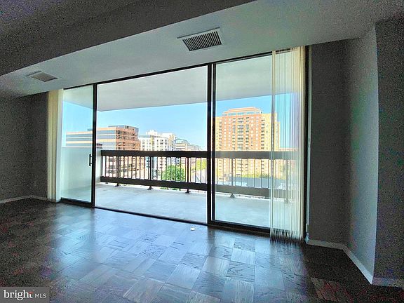 4th image of 3800 Fairfax Dr APT 604