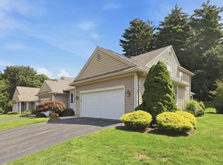 341 Pinehurst Dr UNIT 341, East Longmeadow, MA 01028