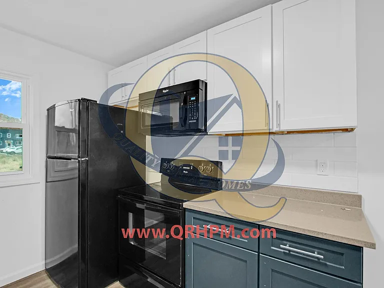 352 Bradley Ave — Photo 4