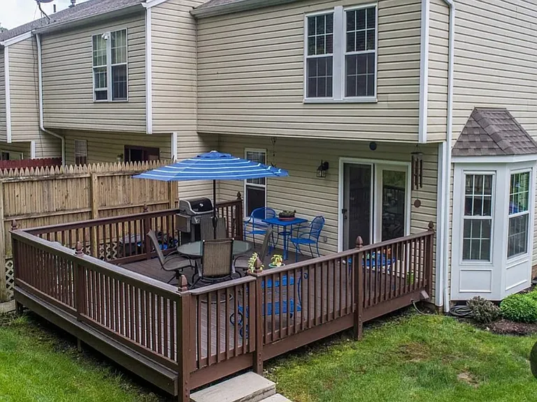 355 Murrays Ln — Photo 12