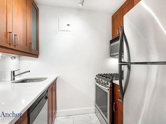 2nd image of 210 E 15th St APT 2G