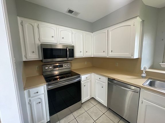 5th image of 4625 Vail St