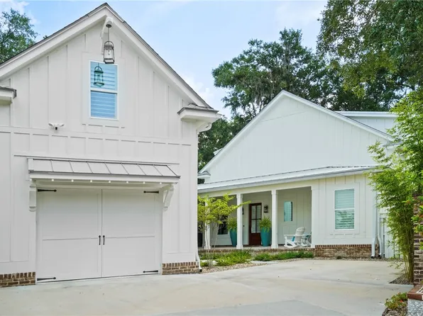 155 N Cottages Dr, Saint Simons Island, GA 31522