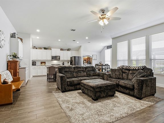 5th image of 710 Truchas Ave