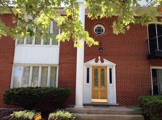 7033 99th St #2, Chicago Ridge, IL 60415