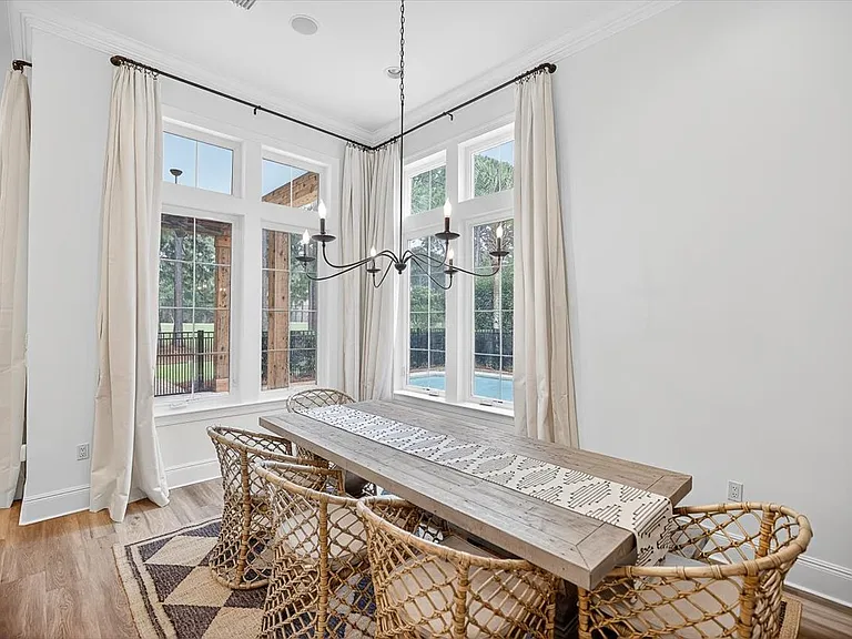 3161 Club Dr — Photo 30