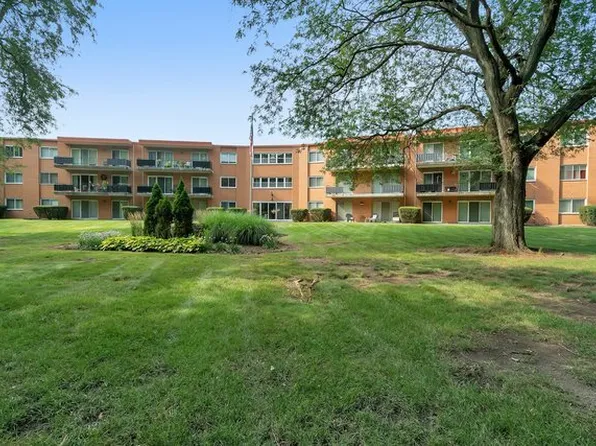 940 Holbrook Rd APT 6A, Homewood, IL 60430