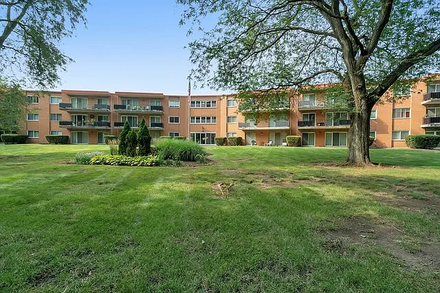 940 Holbrook Rd APT 6A photo 1
