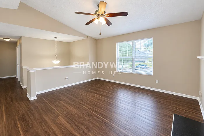 3 bed, 2.0 bath, 1166 sqft, $1,725 — Photo 4