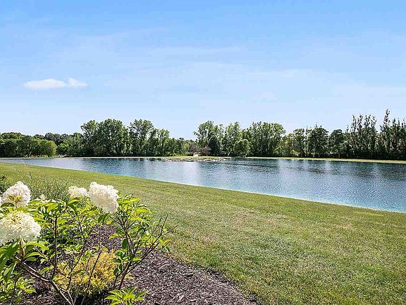 4th image of 1647 Twin Lakes Cir