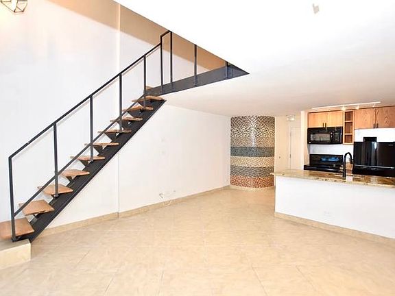 3rd image of 1221 N Dearborn St #Penthouse 7s