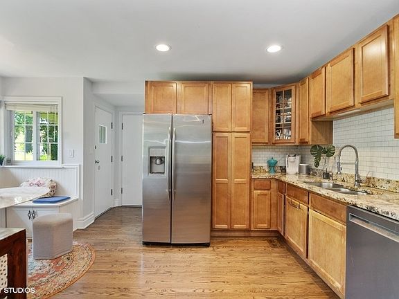 5th image of 5765 N Lacey Ave