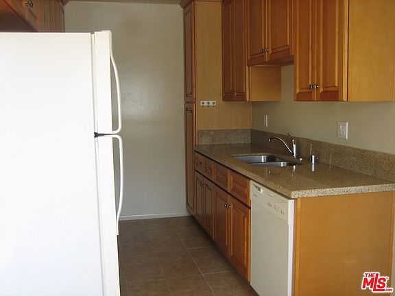 5th image of 2451 20th St APT 4