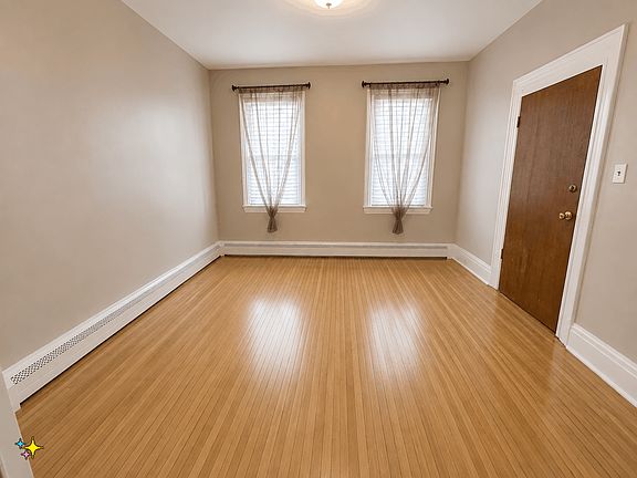 5th image of 812 Ferry St #1