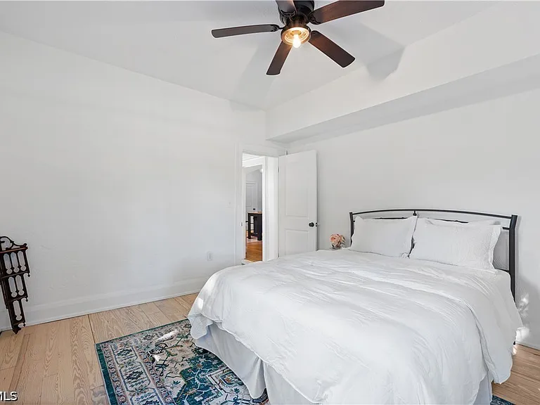 2408 Euclid Ave — Photo 12