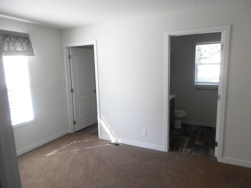 5th image of 5047 Vail Ave