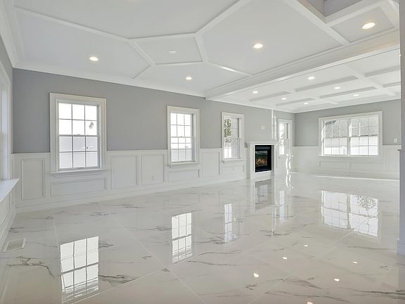 4th image of 161 Evans Ave