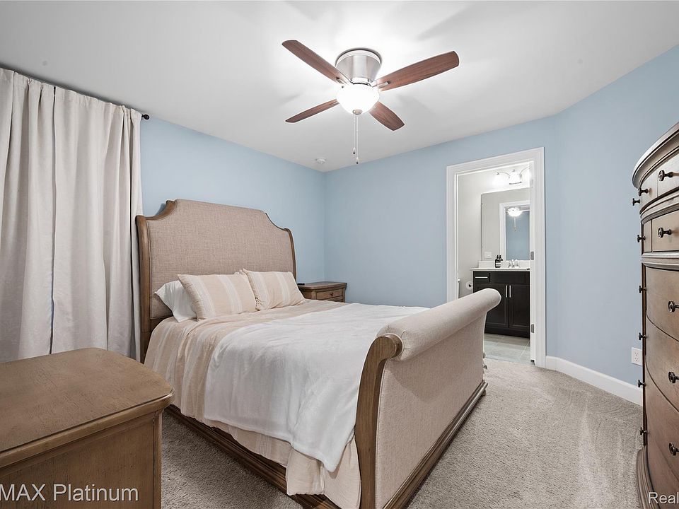 47861 Fieldstone Dr, photo 27
