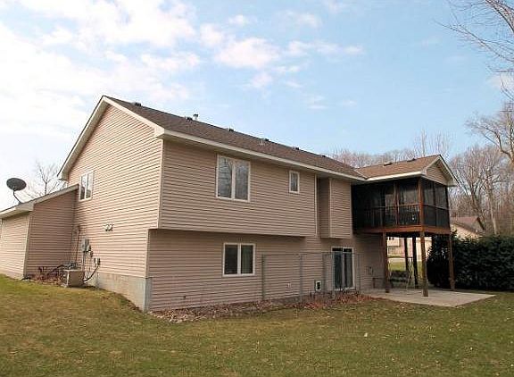 2nd image of 6001 Woodhill Ln