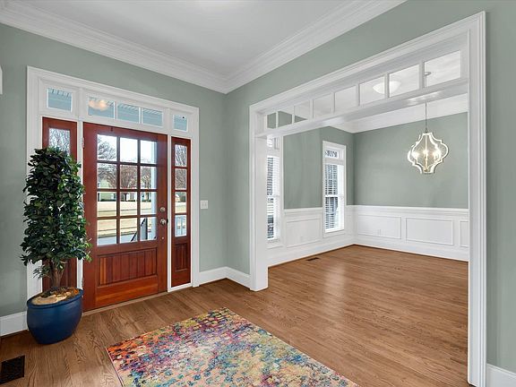 4th image of 107 Applewood Dr