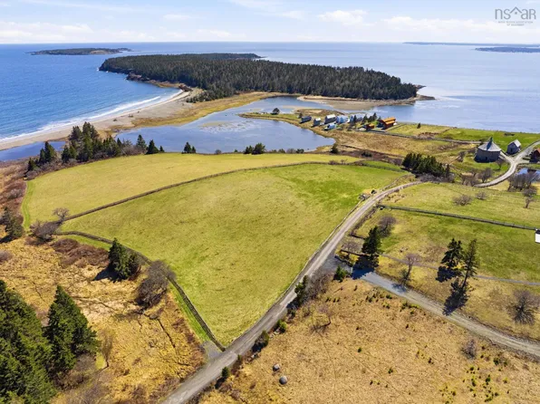 1000 Upper Kingsburg Rd, Lunenburg, NS B0J 2X0