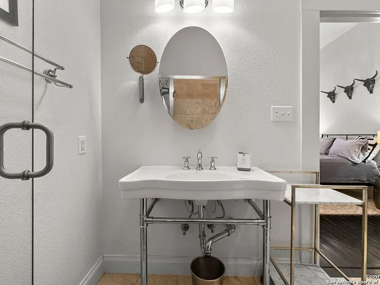 227 Claudia St #2 — Photo 11