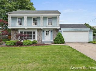 3104 Willow Creek Dr SW, Grandville, MI