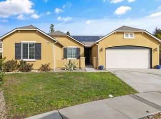 1090 Geneva Ct, Lemoore, CA 93245