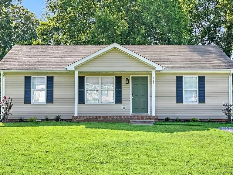 713 Princeton Cir — Photo 15