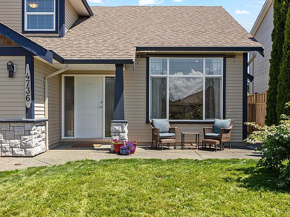 3rd image of 4736 McLauchlin Pl