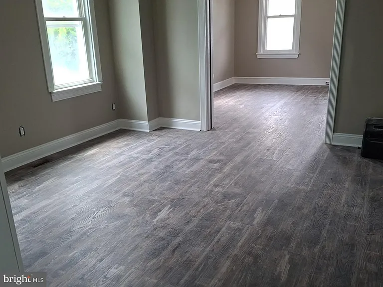 319 Taylor St — Photo 4