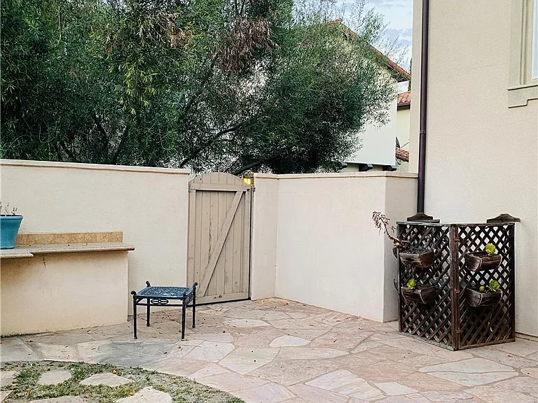 59 Pathstone — Photo 4