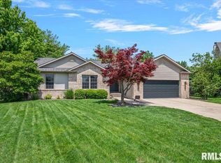 202 Huntington Rd, Chatham, IL 62629